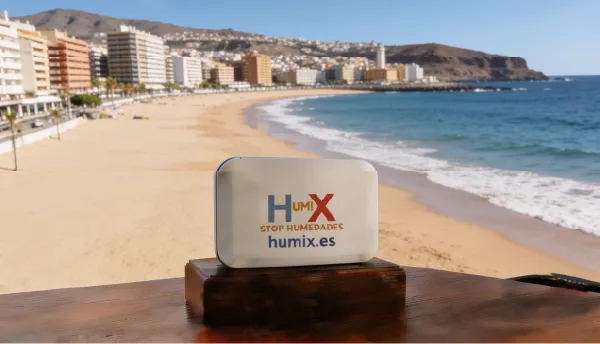Sistema HUMIX instalado en la pared de una vivienda en Gran Canaria